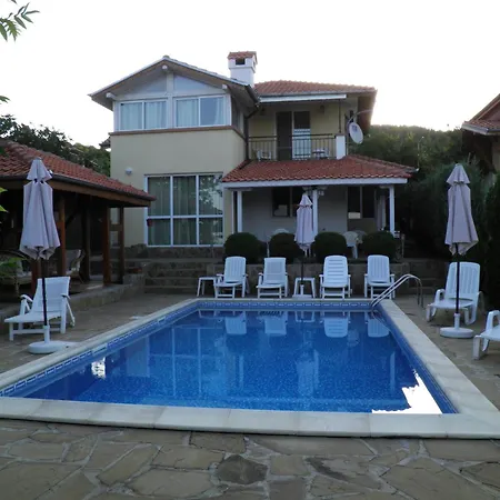 The Luxary With Private Pool Holiday home Kosharitsa