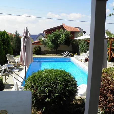 The Luxary With Private Pool Holiday home Kosharitsa