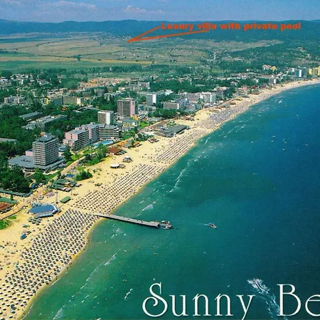 Case de vacanță The Luxary With Private Pool *